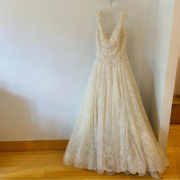 Jasmine Collection Sz 6 Wedding Ball Gown Sequence/lace dress
